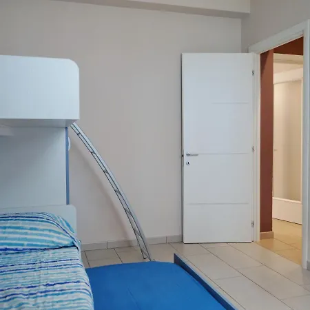 Apartment Casa Salumiere ‐ Bicamere Con Posto Auto Vicinissimo Spiagga Costa Azzurra *